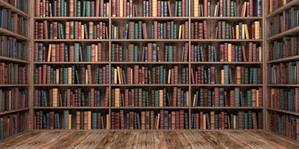 Grote boekenplank met veel boeken Grote boekenplank met veel boeken