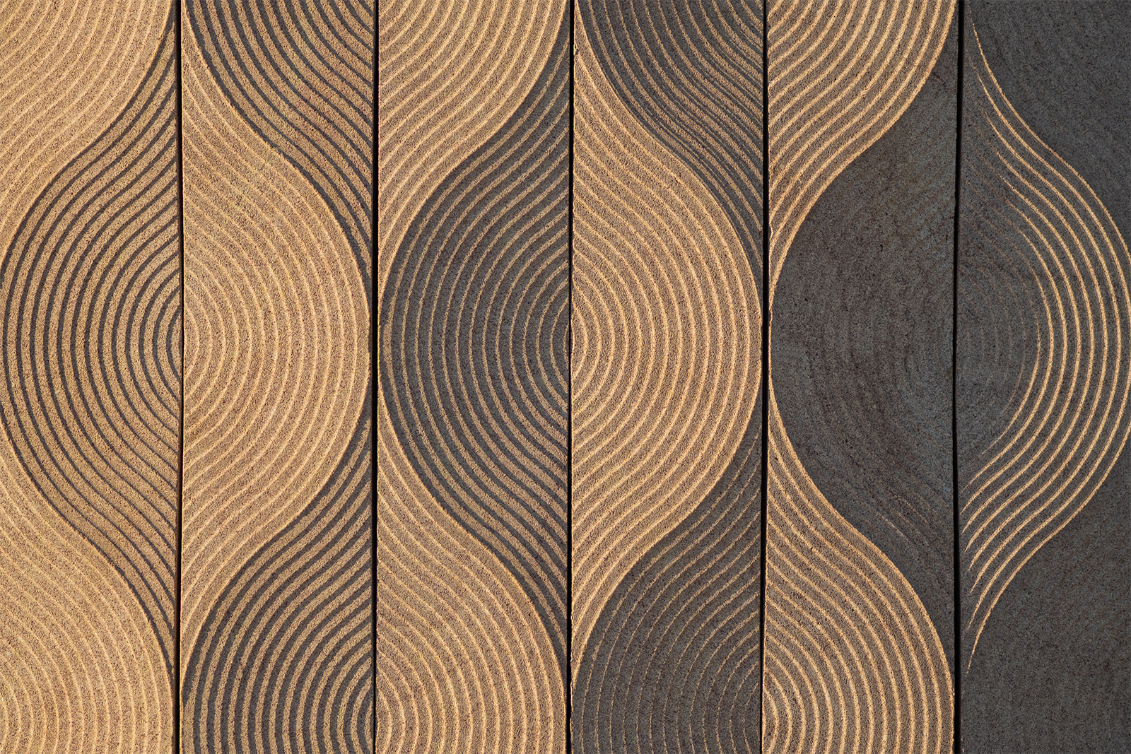 Flowing lines in earthy tones Flowing lines in earthy tones