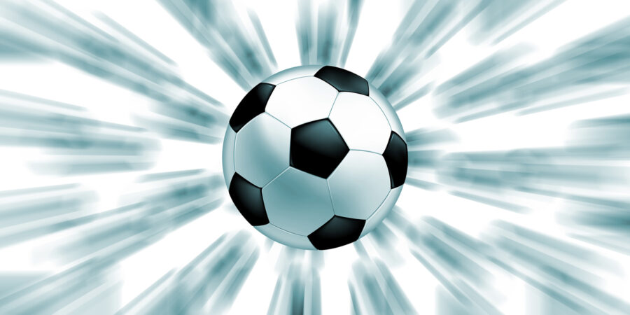 Fotobehang Voetbal die door de lucht vliegt - Afbeelding 4