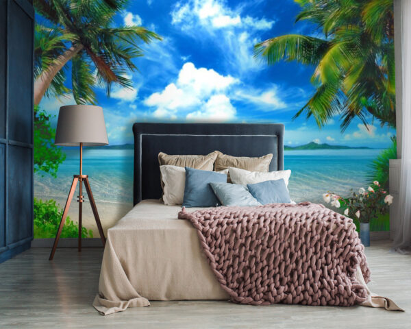 Strand met palmbomen en blauw water Strand met palmbomen en blauw water
