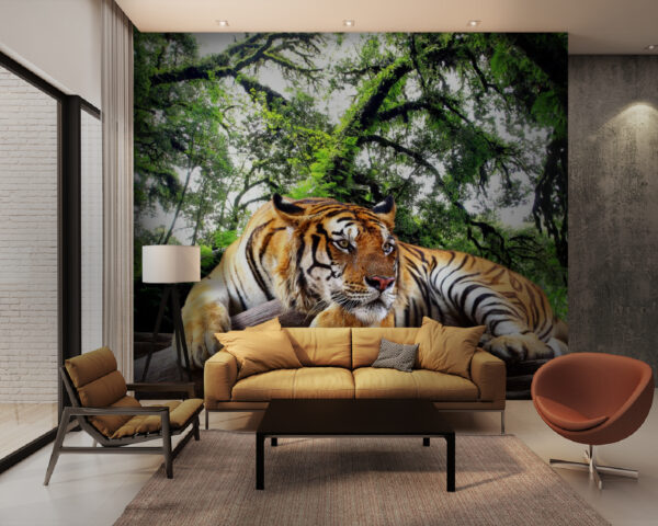 Tijger liggend op een boomstam Tijger liggend op een boomstam