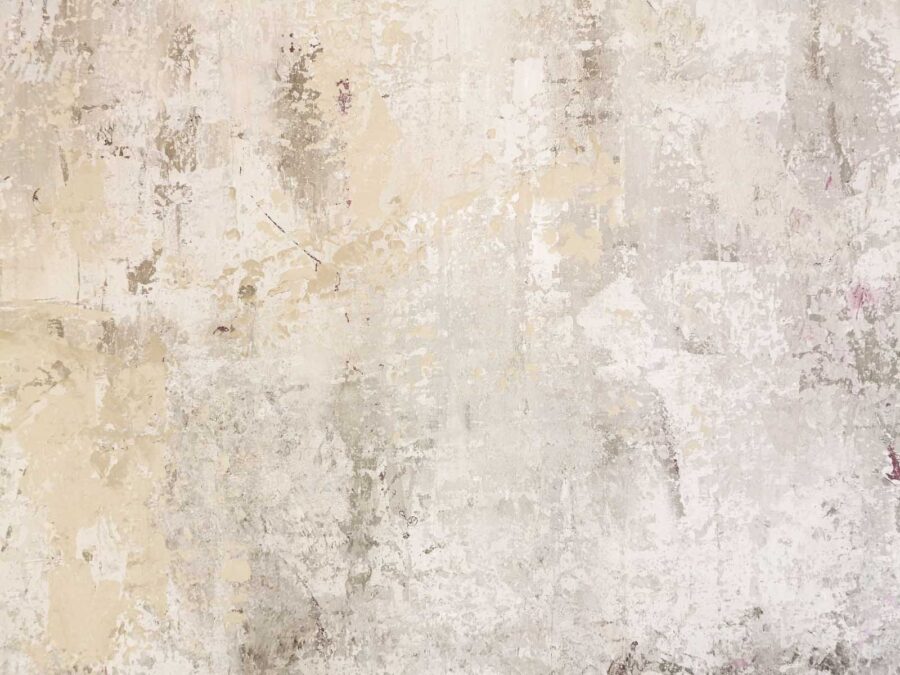 Witte muur met krassen en barsten u37091p 900x675 - Witte muur met krassen en barsten - tegory