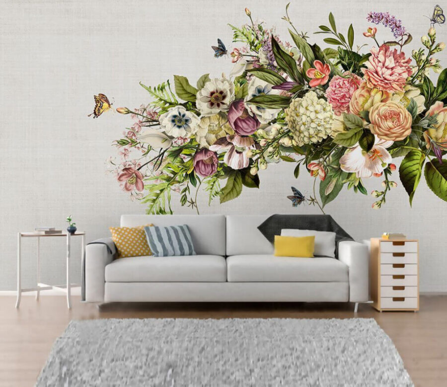 Vlinder vliegend over een boeket bloemen Vlinder vliegend over een boeket bloemen