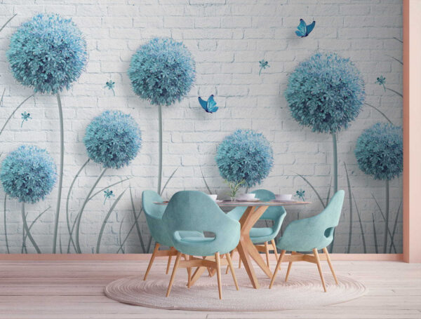 Behang met blauwe bloemen en vlinders Behang met blauwe bloemen en vlinders