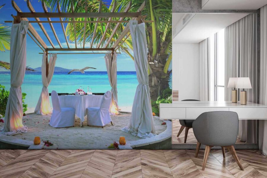 Opgezette tafel op een strand
