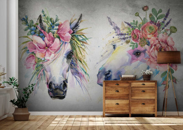 Paar paarden met bloemen op hun hoofd u14264pih1 600x429 - Paar paarden met bloemen op hun hoofd