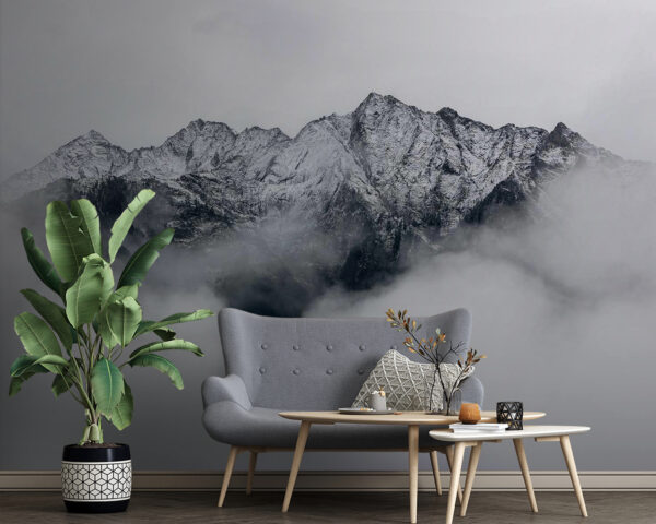 Berg met sneeuw op de top Berg met sneeuw op de top