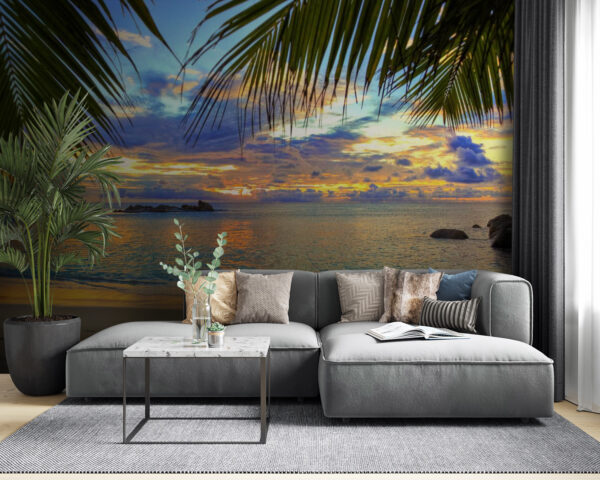 Strand met palmbomen en water Strand met palmbomen en water