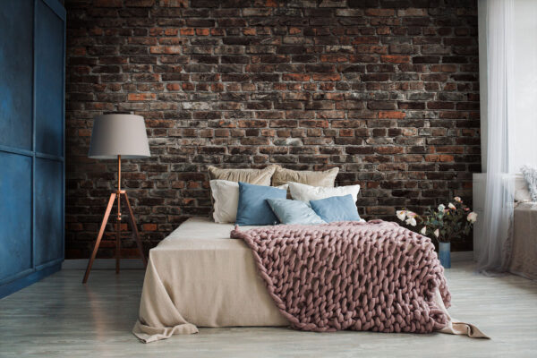 Bakstenen muur met zwarte en rode bakstenen Bakstenen muur met zwarte en rode bakstenen