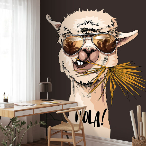Een lama die een zonnebril draagt en een blad eet Een lama die een zonnebril draagt en een blad eet