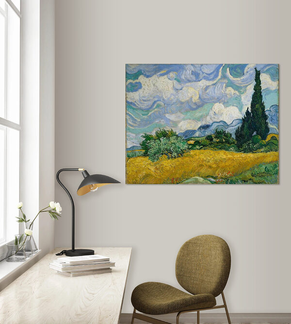 Een schilderij van een landschap met bomen en bergen Een schilderij van een landschap met bomen en bergen