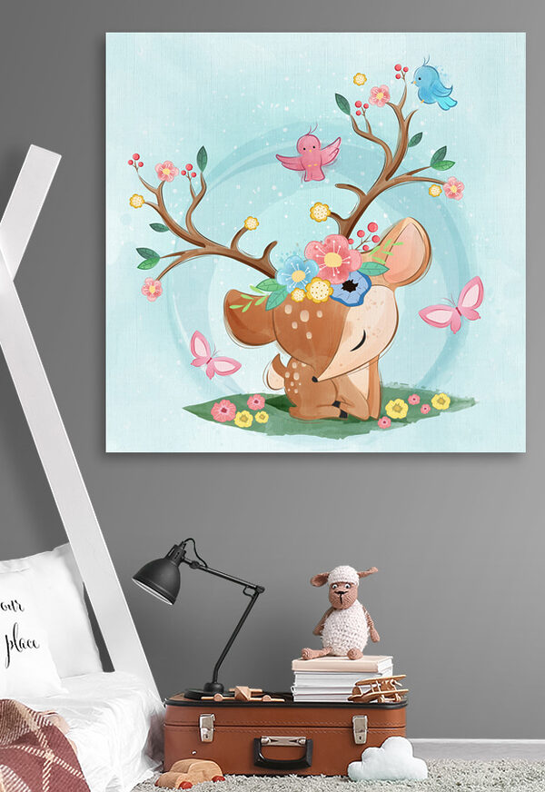 Een cartoon hert met bloemen en vogels Een cartoon hert met bloemen en vogels