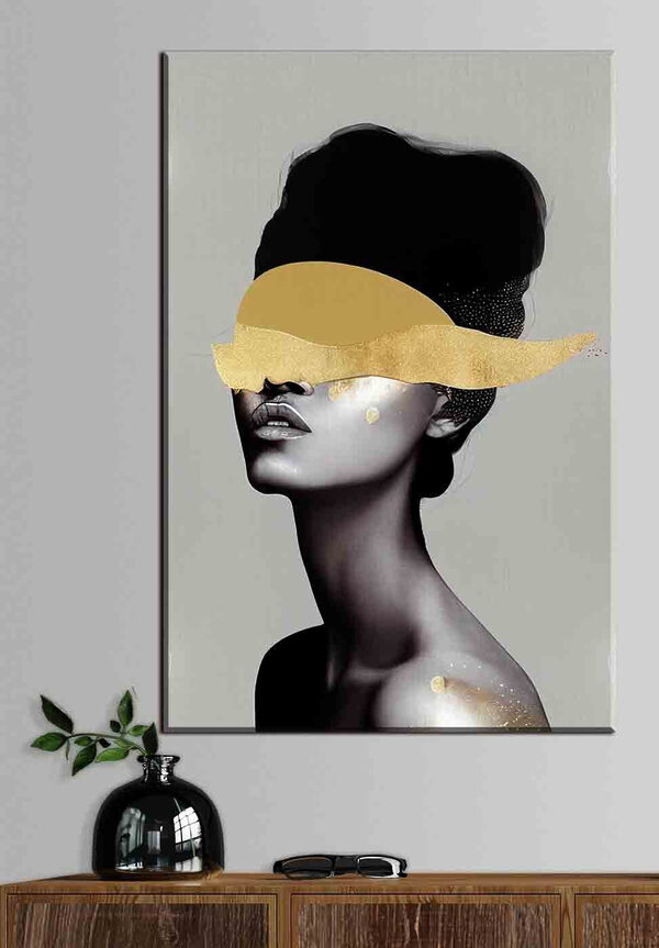 Elegance veiled in mysterious shimmer