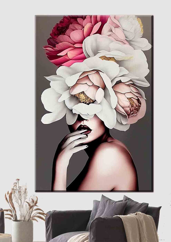Een vrouw met bloemen op haar hoofd Een vrouw met bloemen op haar hoofd