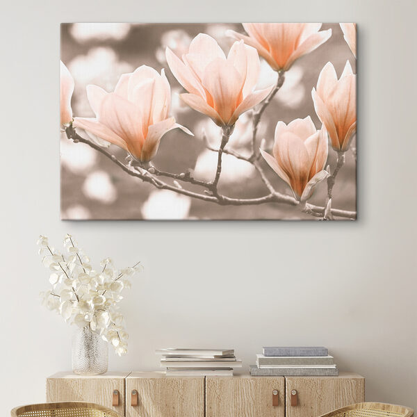 Een groep bloemen aan een tak Een groep bloemen aan een tak