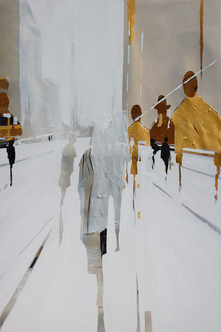 Een schilderij van mensen die op een besneeuwde straat lopen