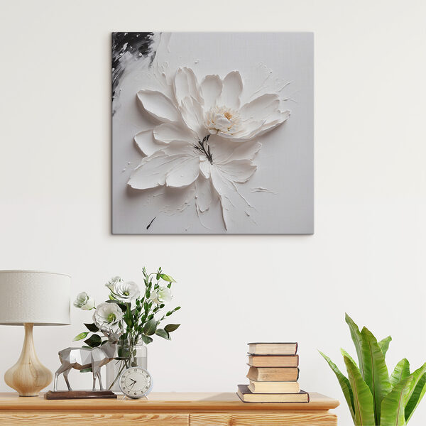 Een witte bloem met zwarte verf Een witte bloem met zwarte verf