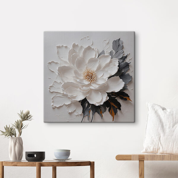 Een witte bloem met zwarte en grijze bladeren Een witte bloem met zwarte en grijze bladeren