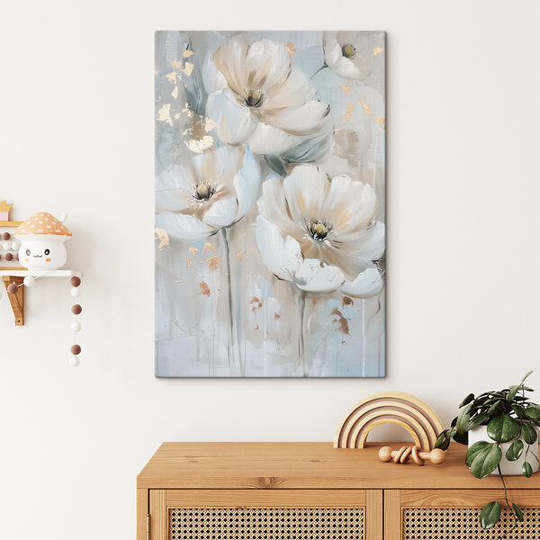 Een schilderij van bloemen op een muur Een schilderij van bloemen op een muur
