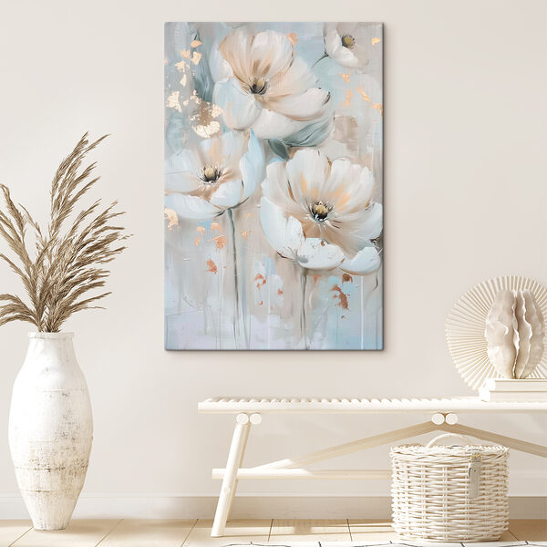 Een schilderij van bloemen op een muur Een schilderij van bloemen op een muur