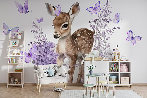 Baby hertje omringd door paarse bloemen Baby hertje omringd door paarse bloemen