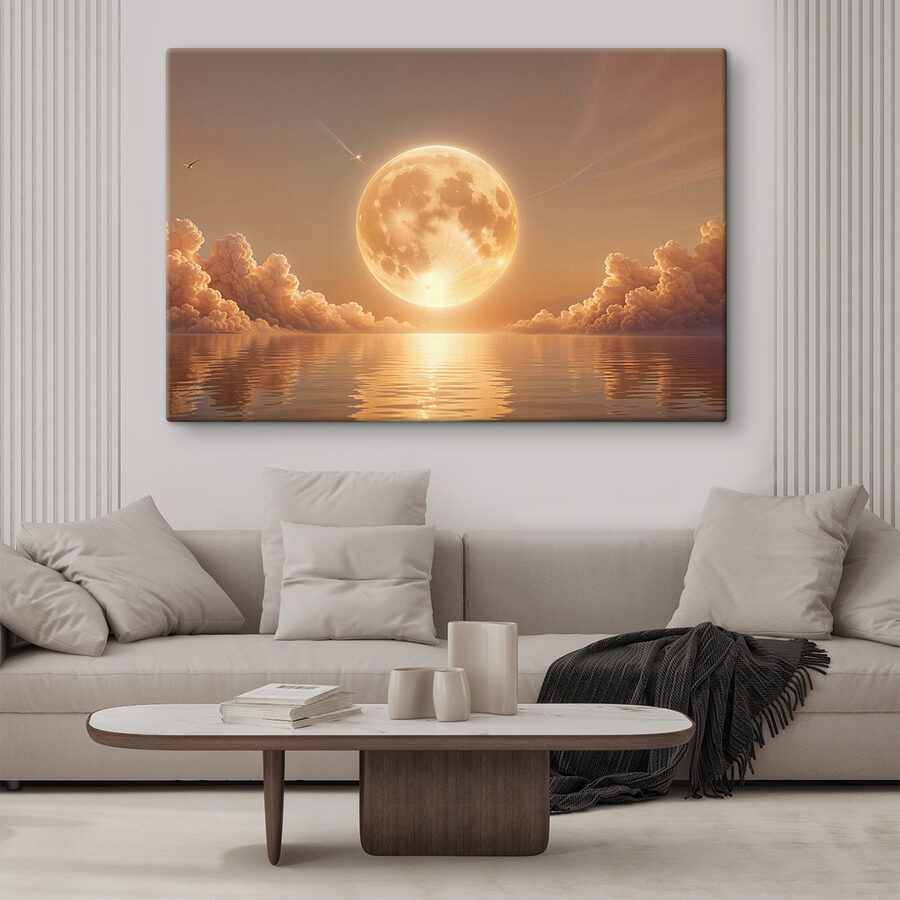 Maan en wolken aan de hemel