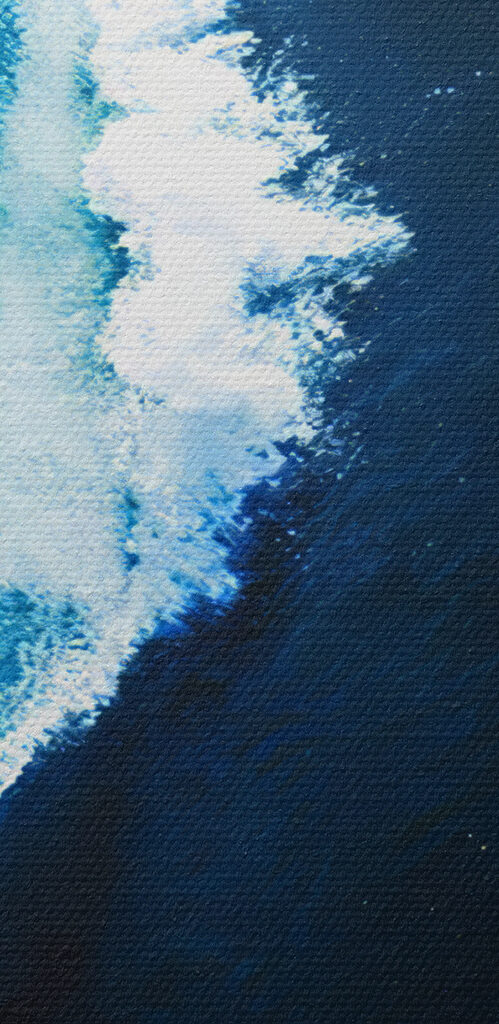 Wave crashing into the ocean Wave crashing into the ocean