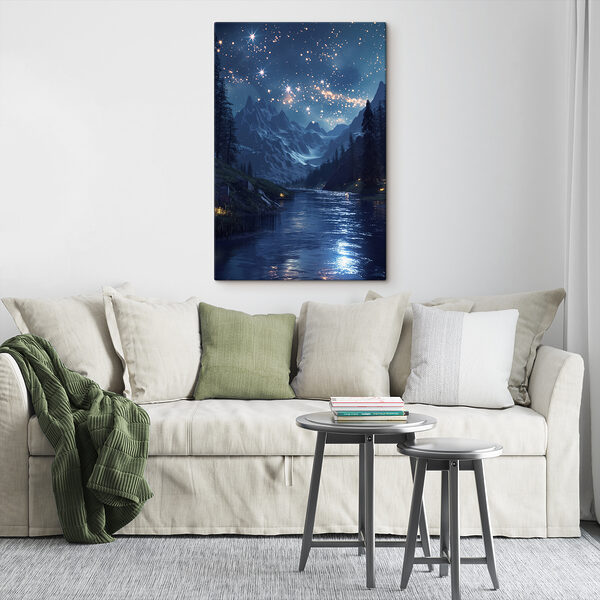 Rivier met een berg en sterren aan de hemel Rivier met een berg en sterren aan de hemel