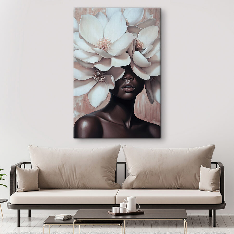 Vrouw met bloemen in haar haar