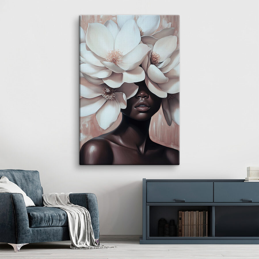 Vrouw met bloemen in haar haar