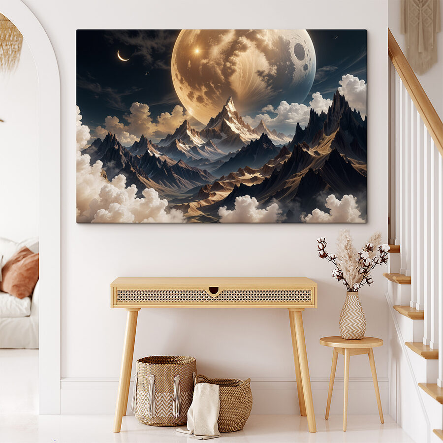 Maan boven bergen en wolken
