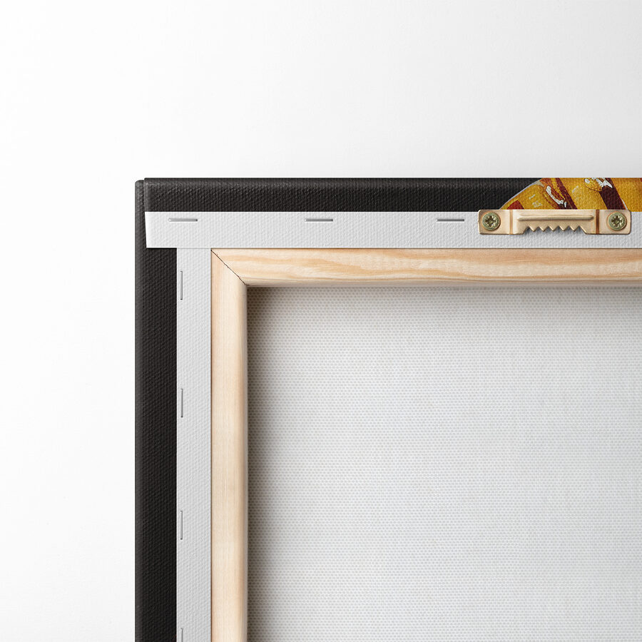 Stapel pannenkoeken met honing druipend van een houten stokje Stapel pannenkoeken met honing druipend van een houten stokje