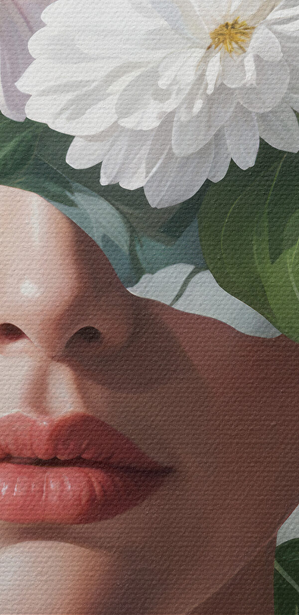 Vrouw met bloemen op haar hoofd Vrouw met bloemen op haar hoofd