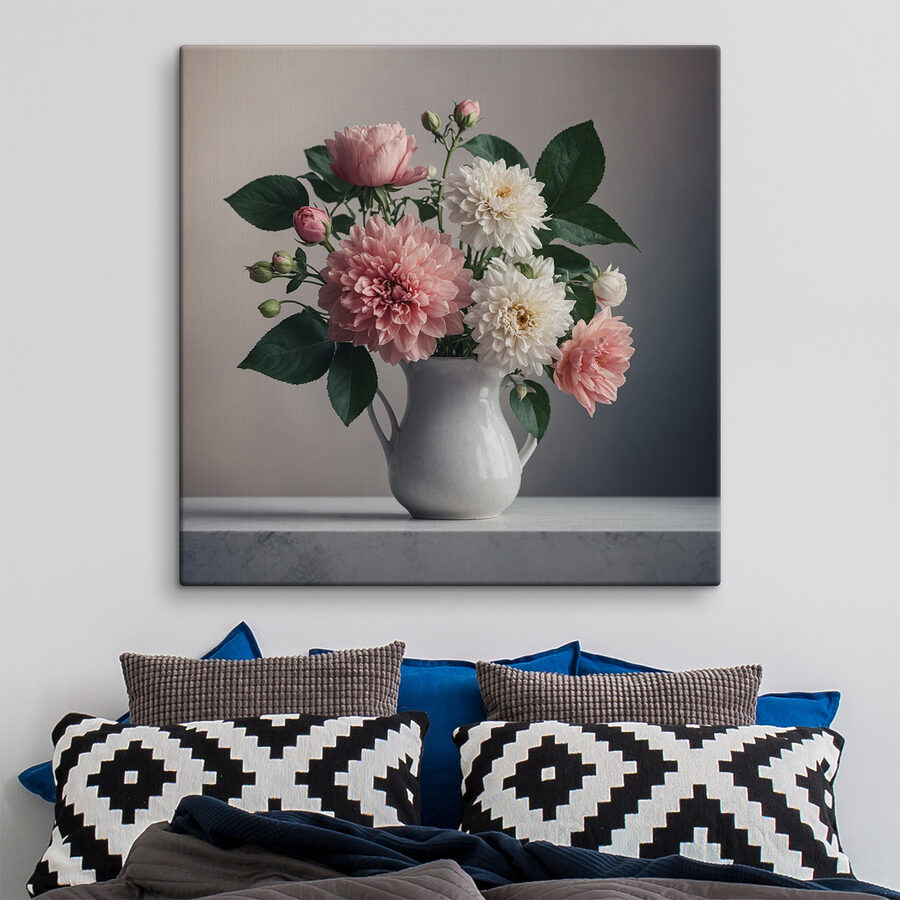 Vaas met bloemen op een tafel