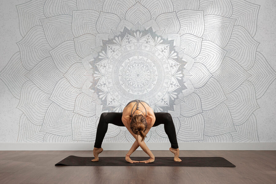Witte en grijze mandala