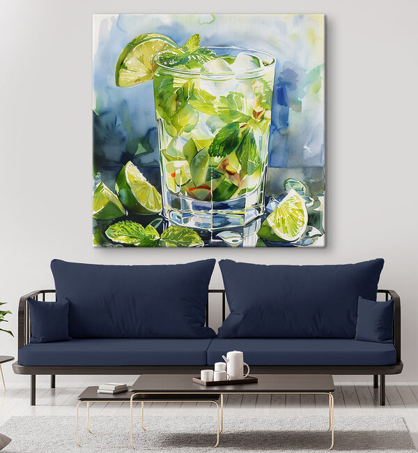 Glas water met limoenen en muntblaadjes Glas water met limoenen en muntblaadjes