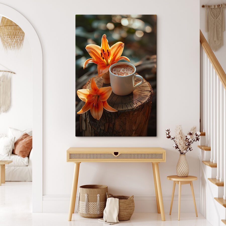 Kopje koffie en oranje bloemen Kopje koffie en oranje bloemen
