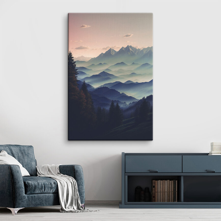Bergketen met bomen en wolken