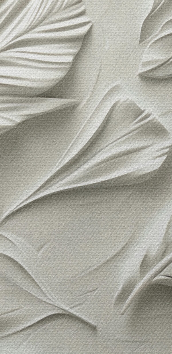 Snijwerk van witte veren op een muur Snijwerk van witte veren op een muur