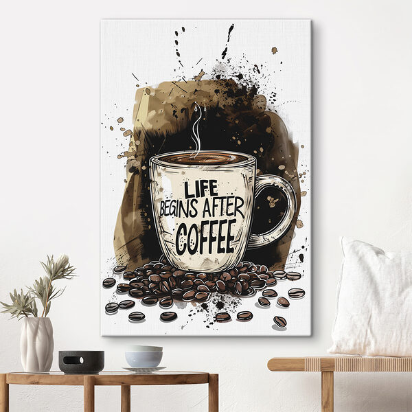 Koffiemok met een stomende vloeistof erin Koffiemok met een stomende vloeistof erin