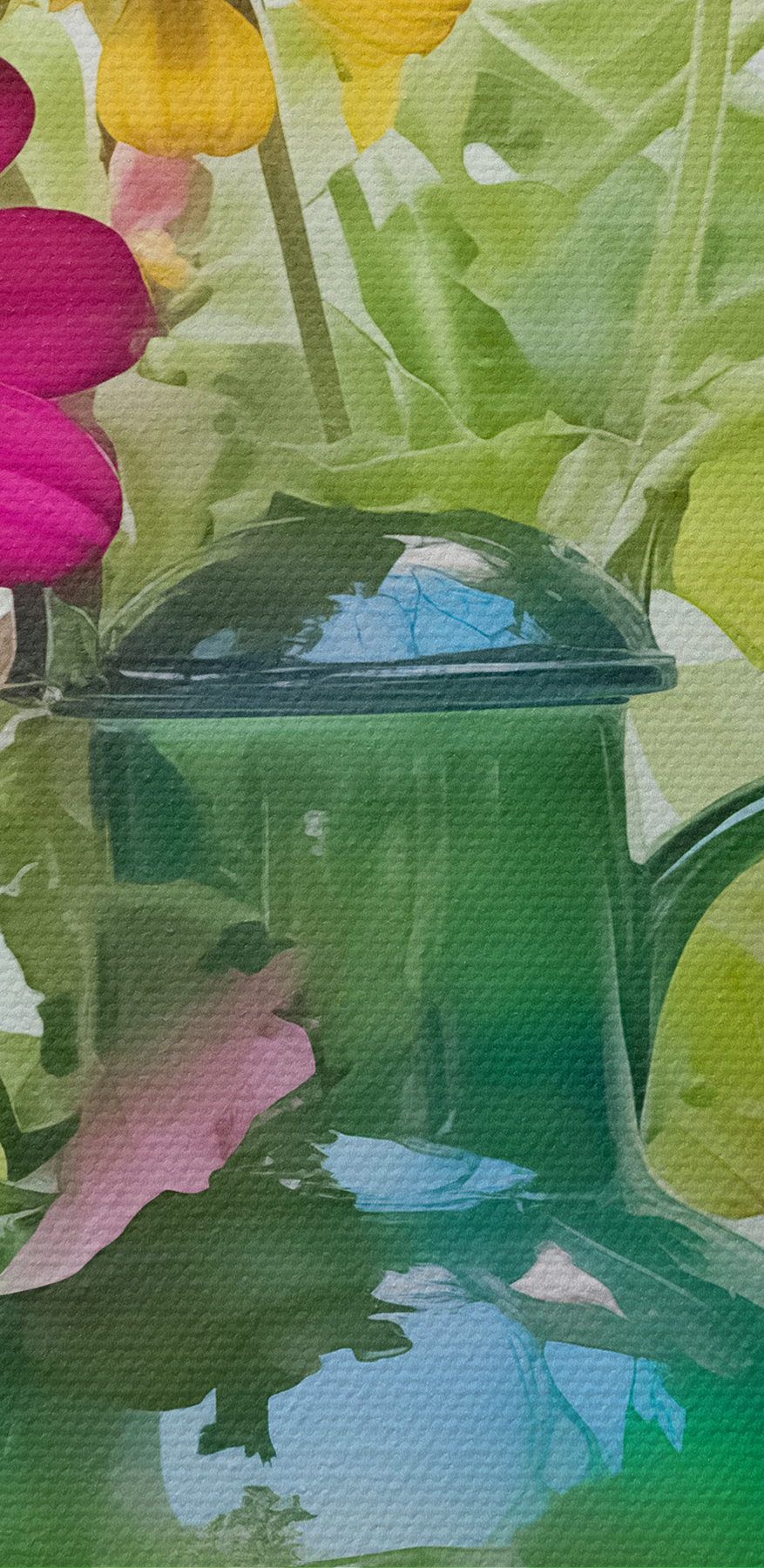 Groene theepot met kleurrijke bloemen