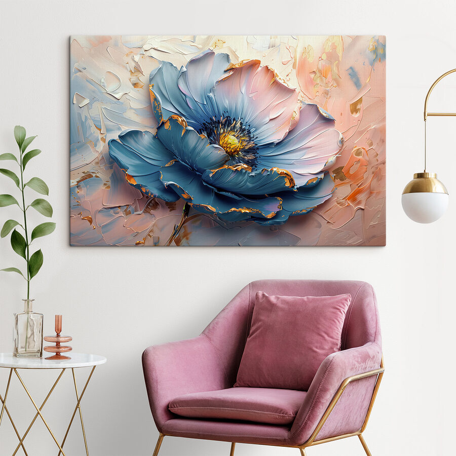 Blauwe bloemblaadjes sieren het canvas.