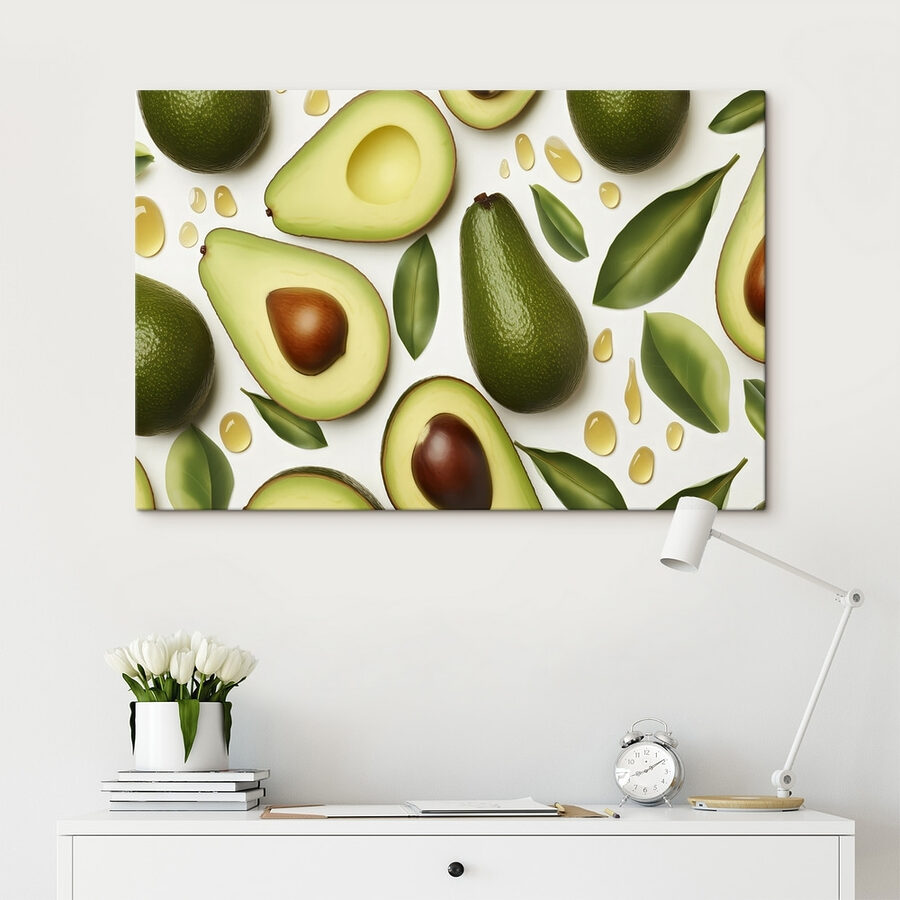 Avocado's en avocado's met bladeren en waterdruppels