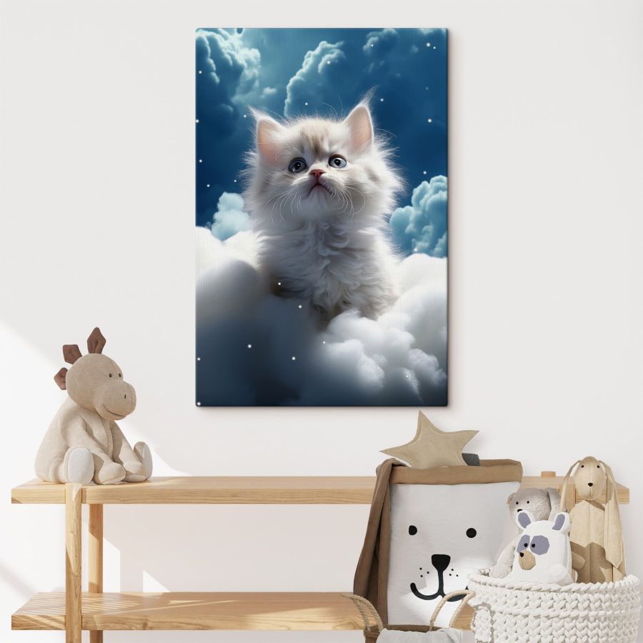 Kat zittend op een wolk