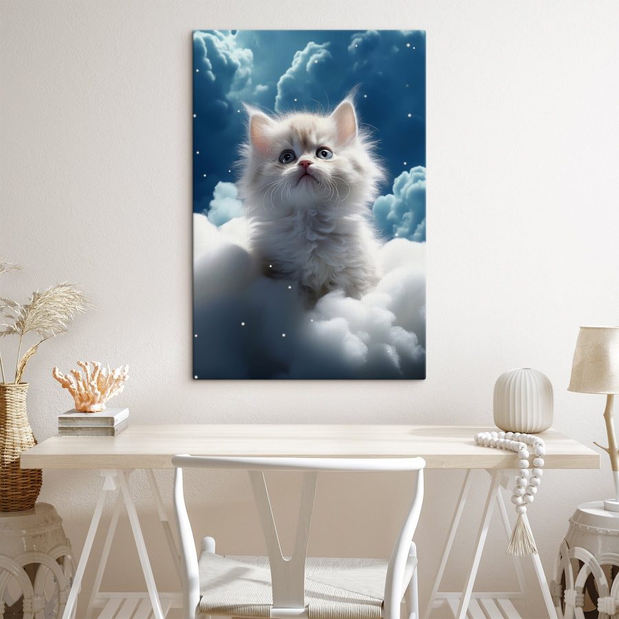 Kat zittend op een wolk