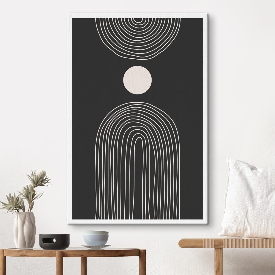 Zwart-wit poster met een witte cirkel en een zwart-witte regenboog