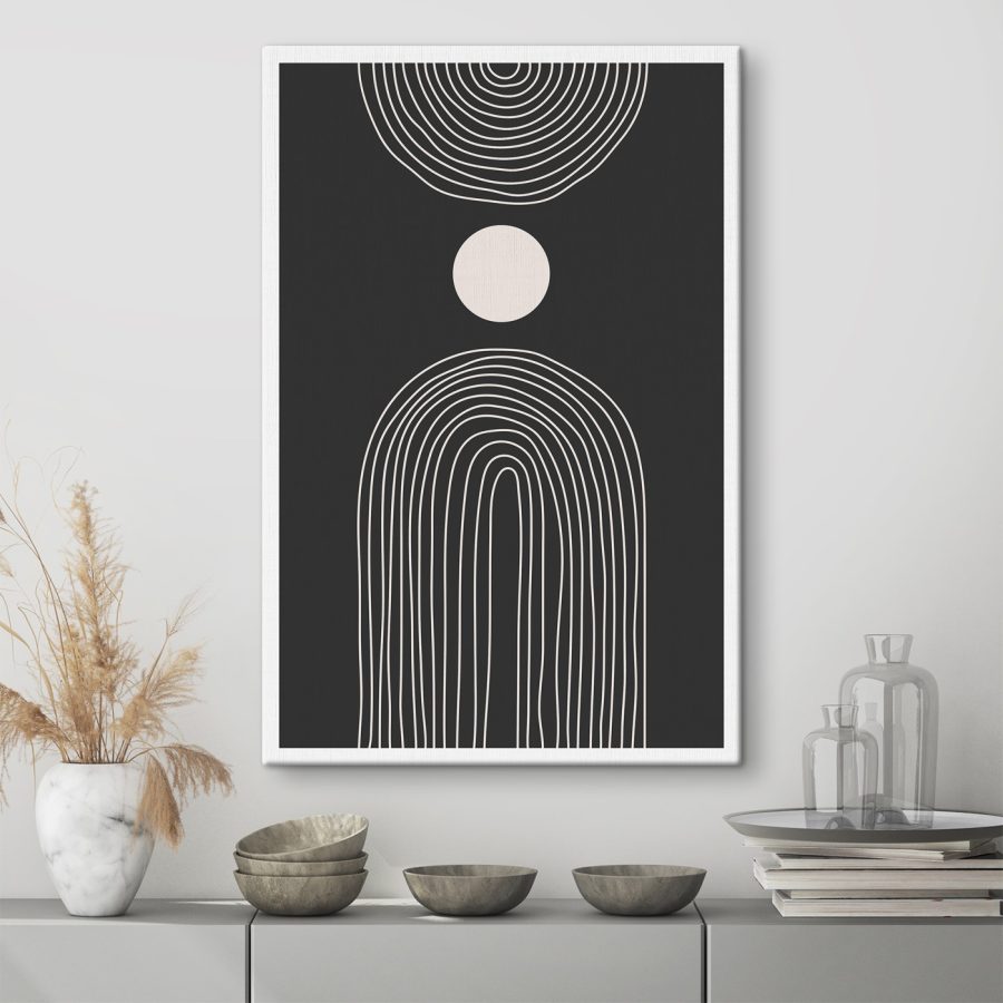 Zwart-wit poster met een witte cirkel en een zwart-witte regenboog
