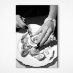 Canvas Schilderijen Vrouw met lepel en oester