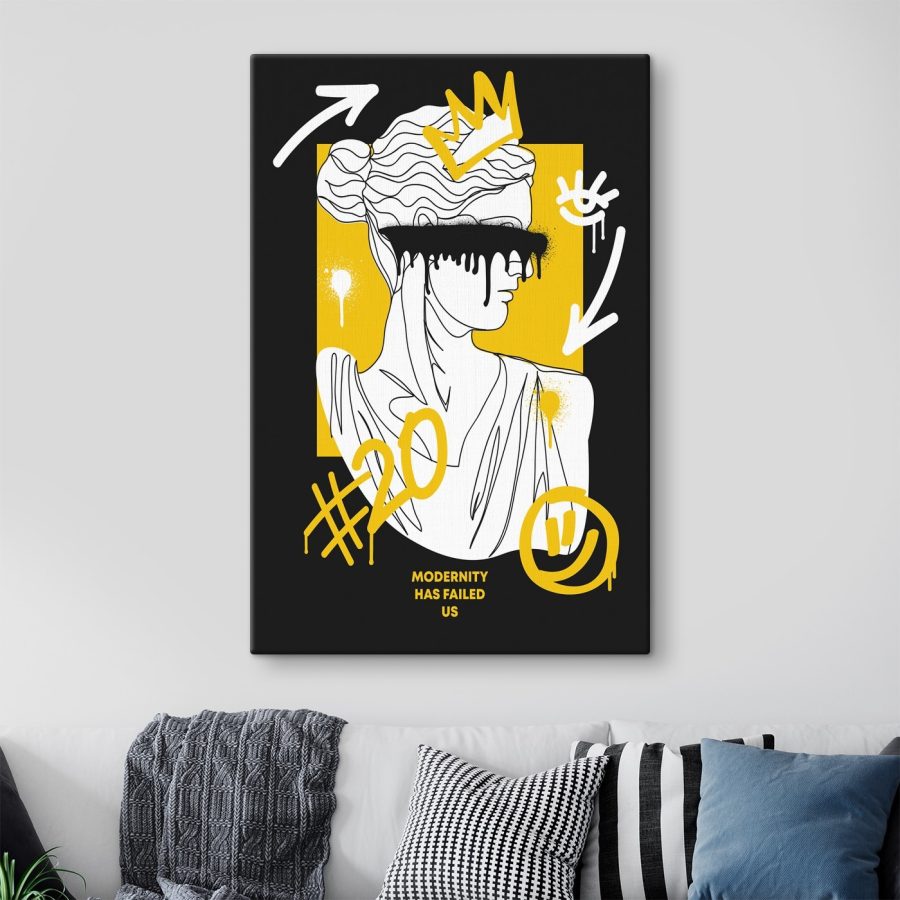 Zwart-wit kunstwerk van een vrouw met zwarte verf over haar ogen