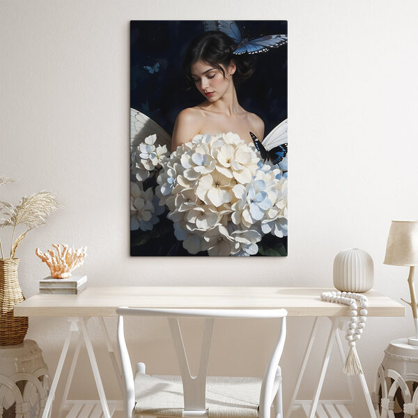 Vrouw met vlinders en bloemen Vrouw met vlinders en bloemen